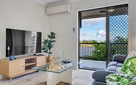 Bright 2-Bed With Private Balcony & Serene View